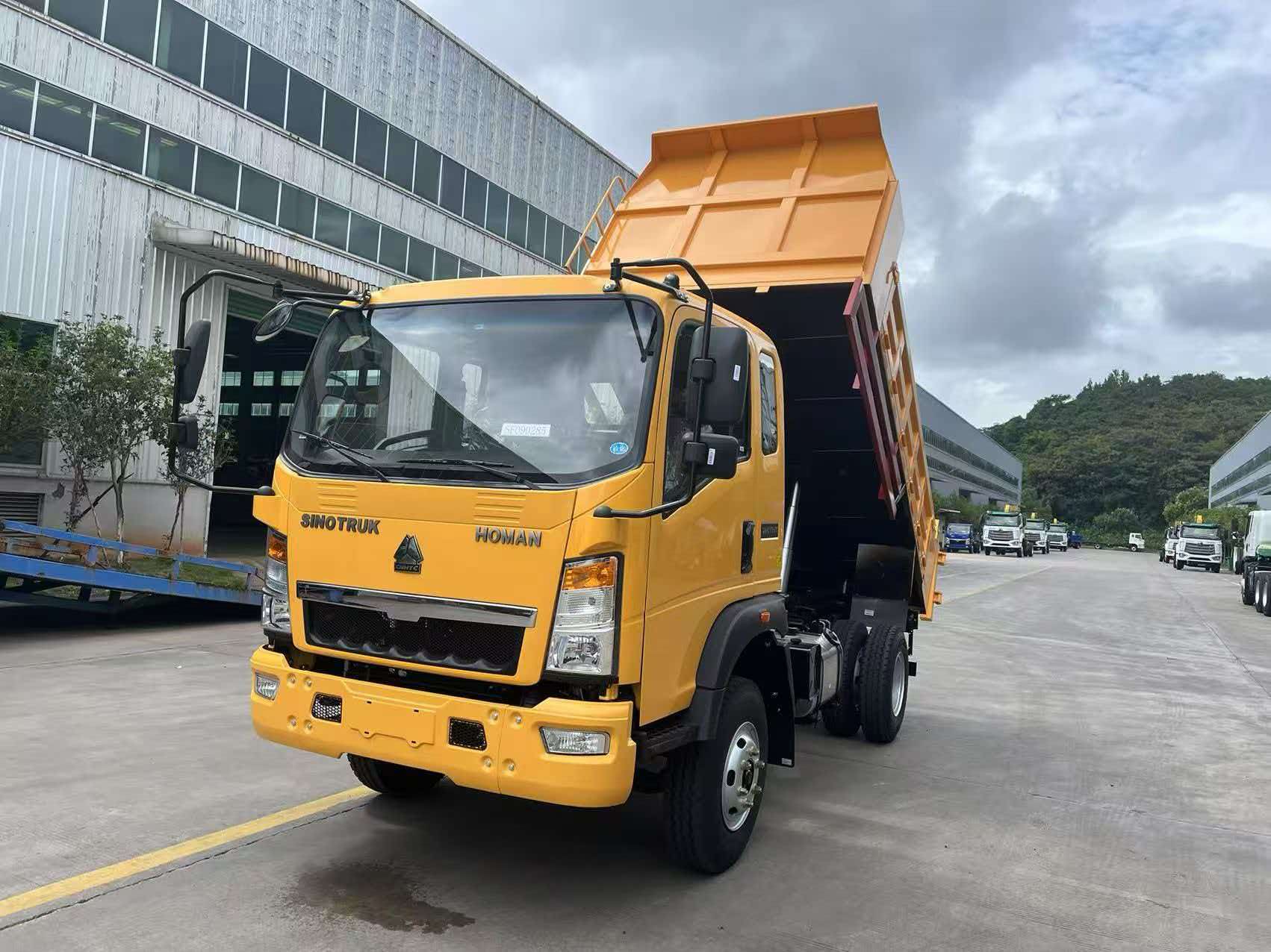 SINOTRUK HOWO 4×2 Light Dump Truck